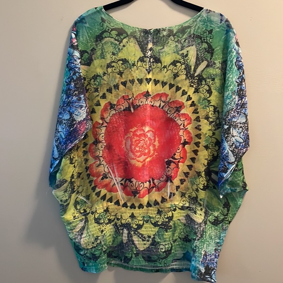 Live and Let Live lightweight top - Picture 3 of 4